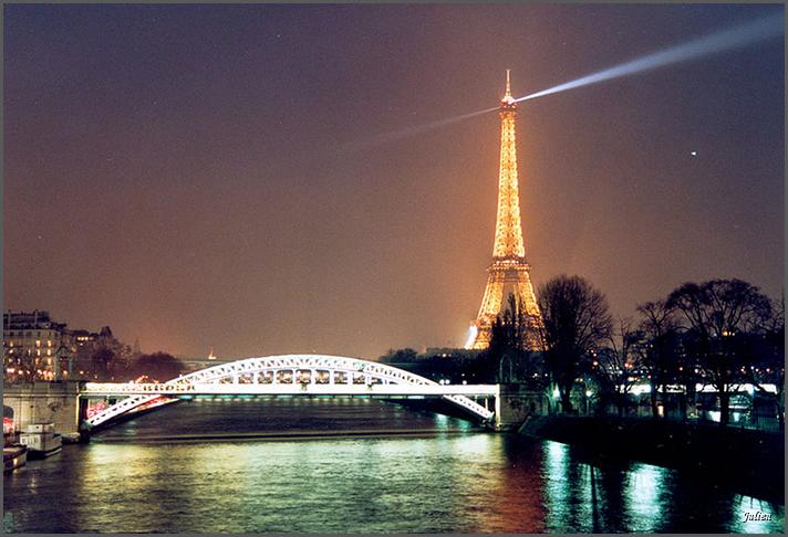 1_08_2004_Tour_Eiffel